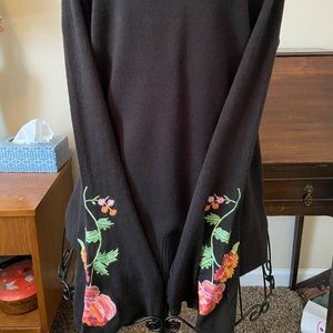 Long Sleeve Sweater with Embroidered Sleeves